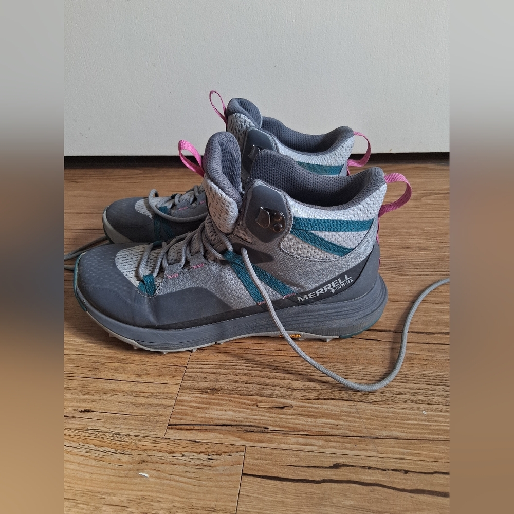 Merrell Women's Gray and Pink Hiking Shoes Size 8.5